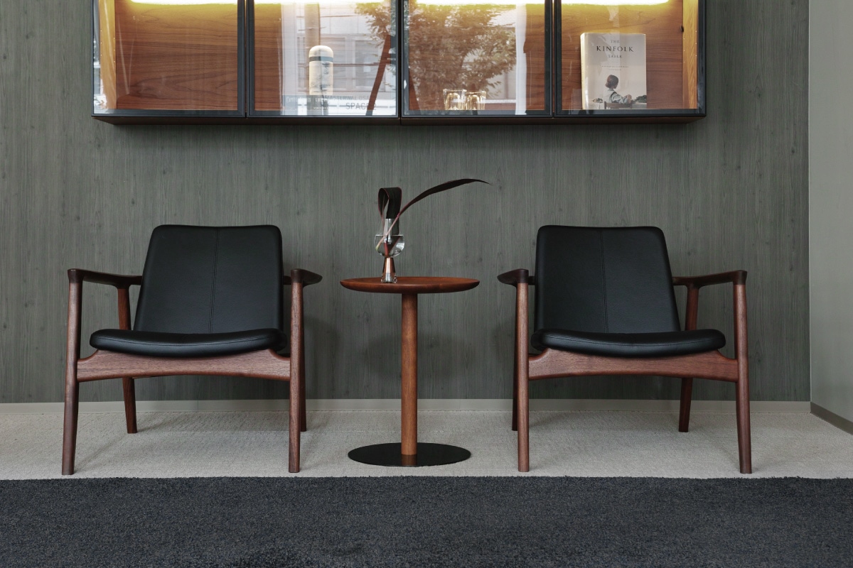 ROBINSON LOUNGE CHAIR