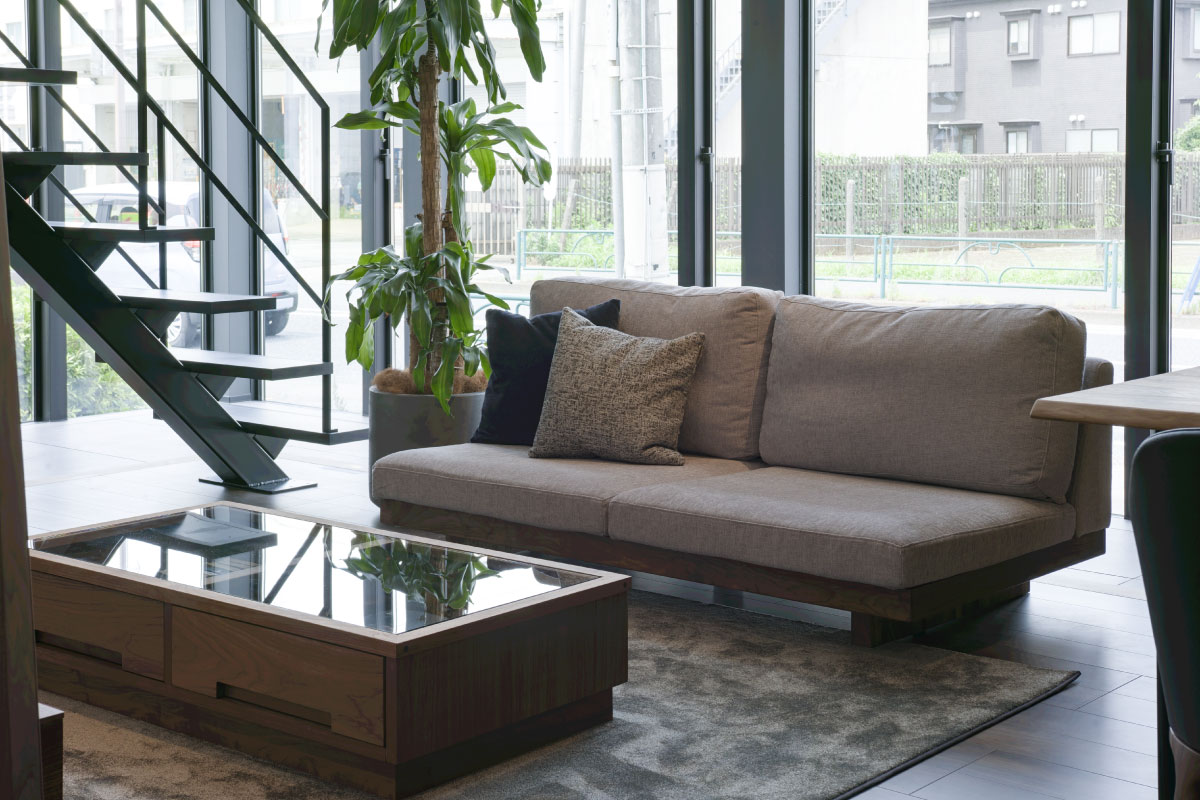 UNISON COLLECTION TABLE
