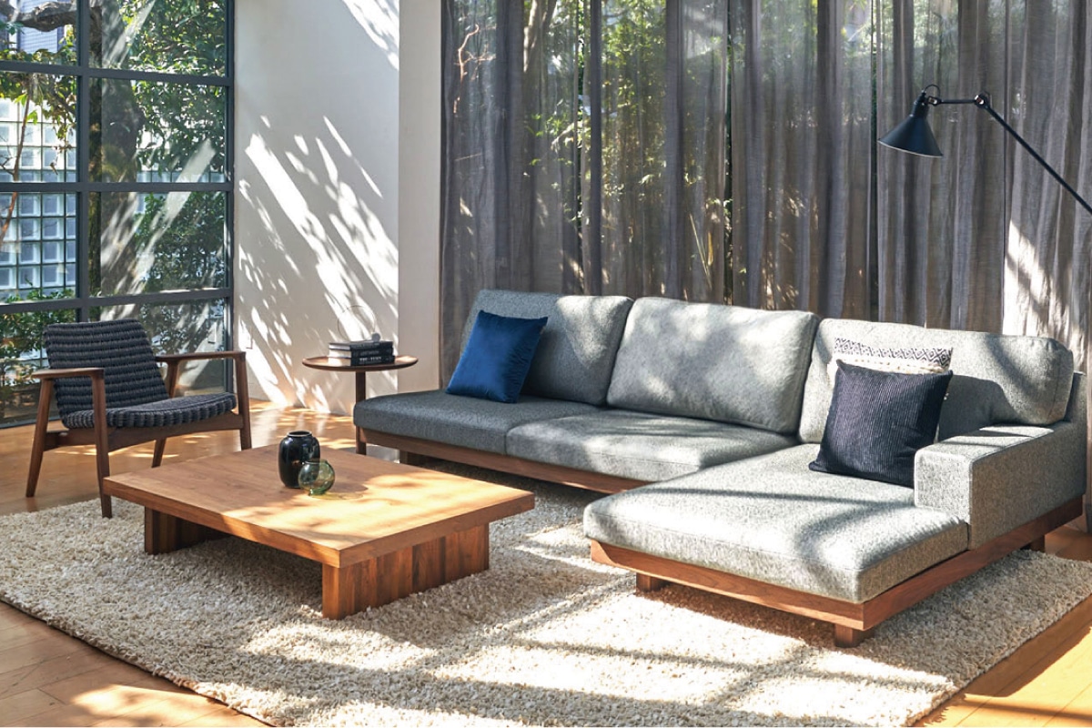 ROBINSON LOUNGE CHAIR