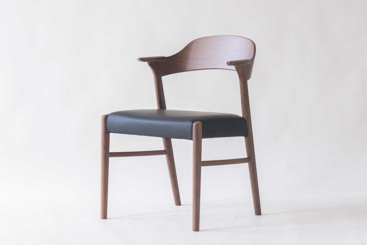 FACT | PT PRO ARM CHAIR