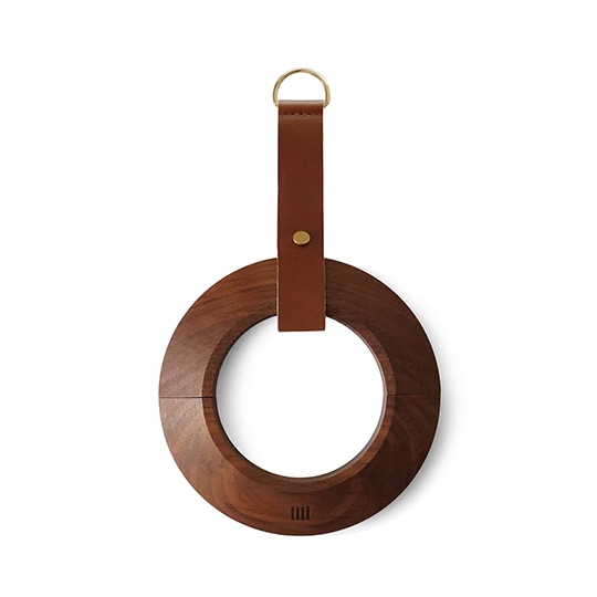 CURTAIN HOLDER